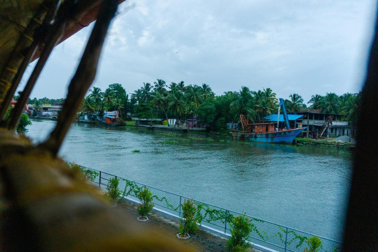 Canalview Private Cottage Azhikkal Ayiram Thengu Panmana 외부 사진