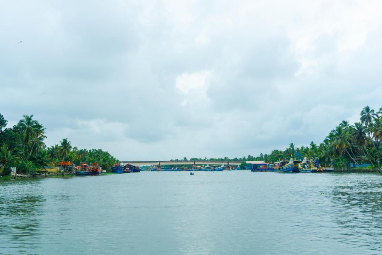 Canalview Private Cottage Azhikkal Ayiram Thengu Panmana 외부 사진